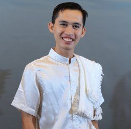 Tomi Apra Santosa