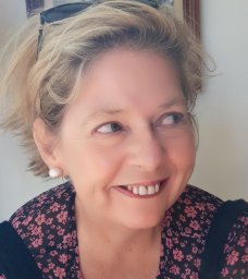 Lisa Ceinwen Thomas