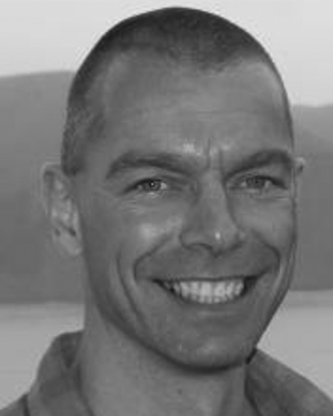 Dirk G Everaert