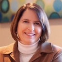 Lisa R Hale