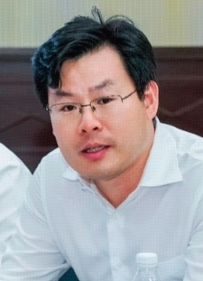 Chongwei Zhang