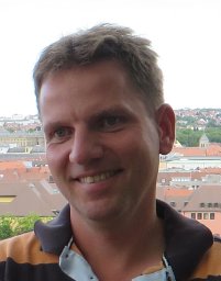 Jeroen B. Oostinga