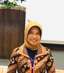 Utami Trianna W