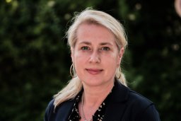 Anne Karow