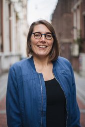 Ruth J van Holst