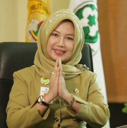 Nur Elly