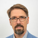 Lars P Holzel
