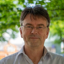 Simon Scott