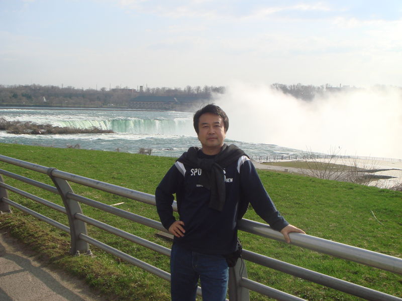Rong Zhou