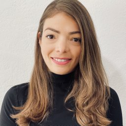 Natália M Barbosa