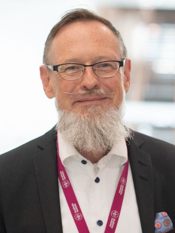 Lars E Eriksson
