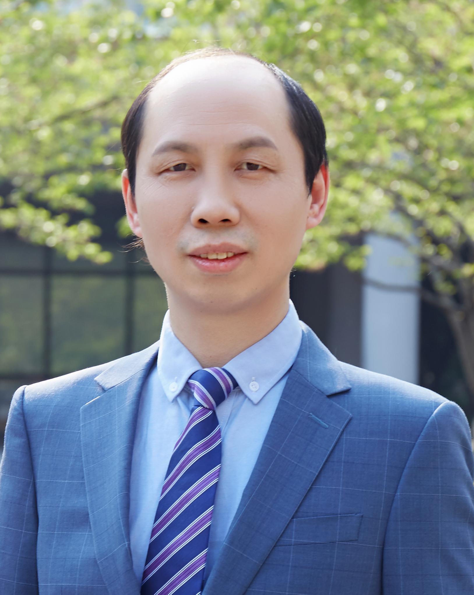 Lijun Kang