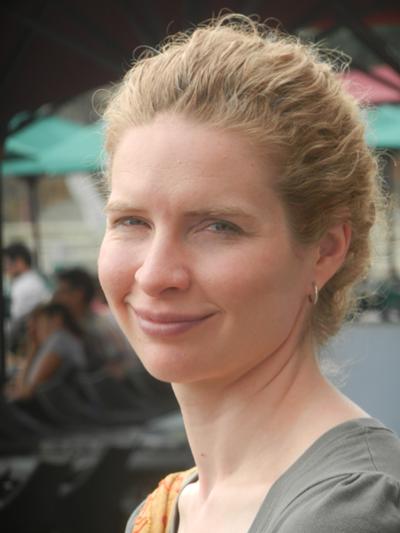 Melissa R Andrews
