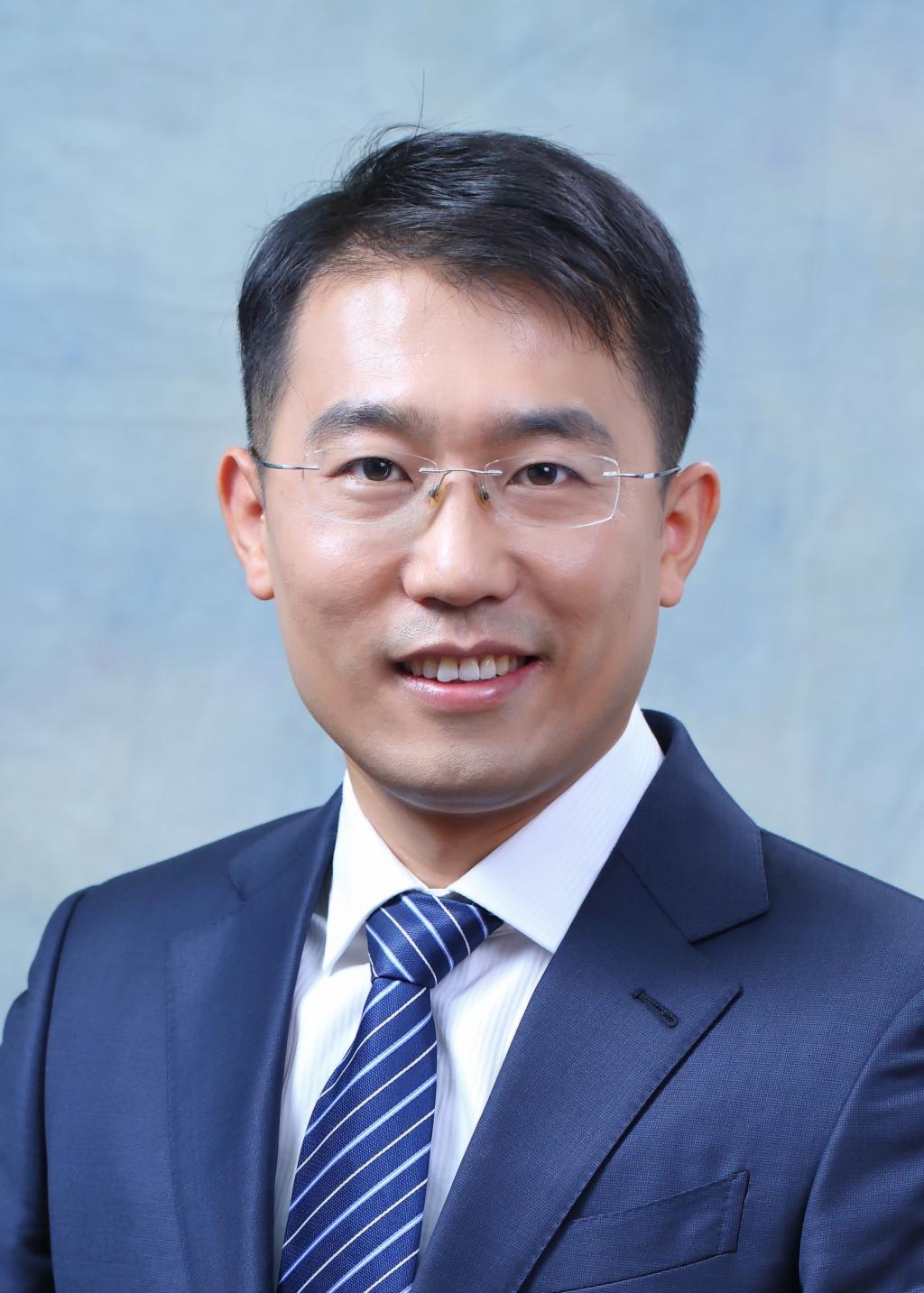 Xianglong Liu