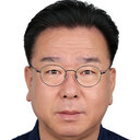 Myung Jin Lee