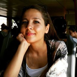 Burcu Komurcu Akik