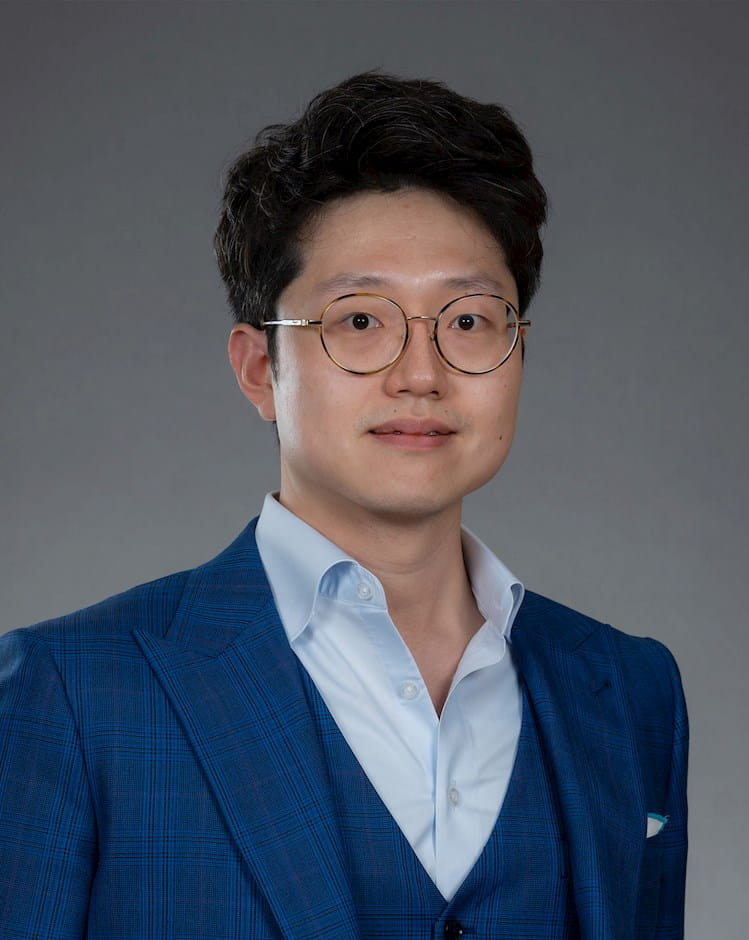Tengyuan Liang
