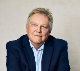Ian R. Gellatly