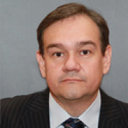 David E Pelayes