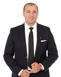 Pejvak Oghazi