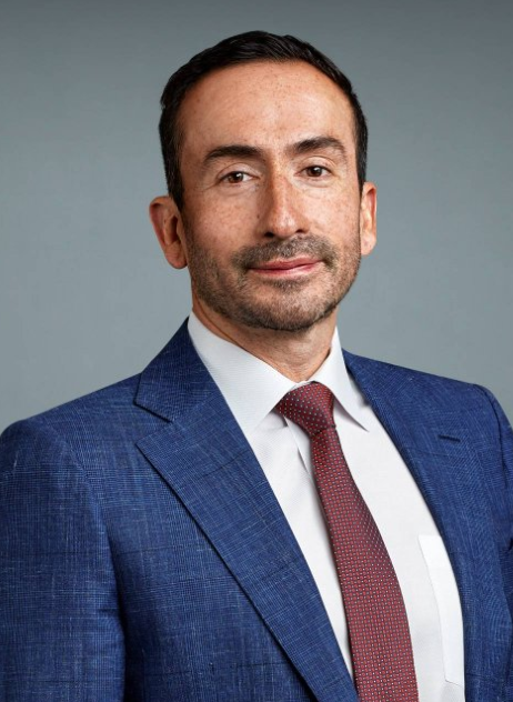 Roberto L. Flores
