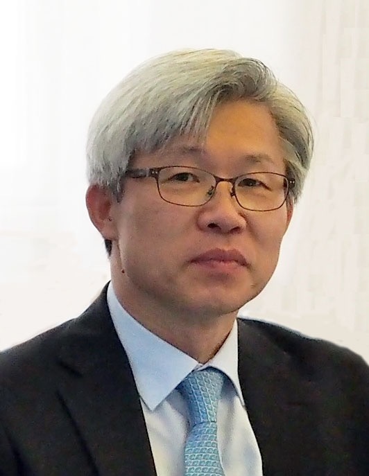 Sang Hyun Lee