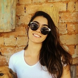 Pâmela M Rezende