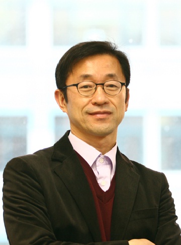 Hee-Yoon Lee