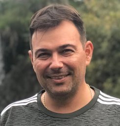 Andre M. Santana