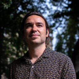Adriano R. Lameira