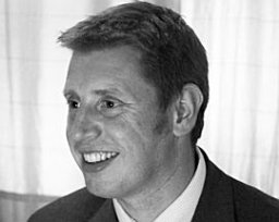 Lee M Jeys