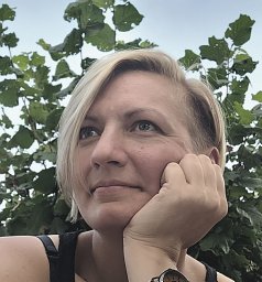 Fröbel Julia