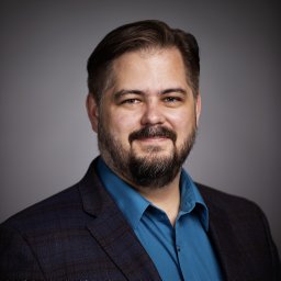 Zachary S Klukkert