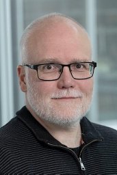 Kim L Larsen