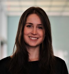 Zoe E Petropoulos