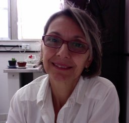 Helena Araujo