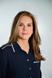 Luciane M Menezes