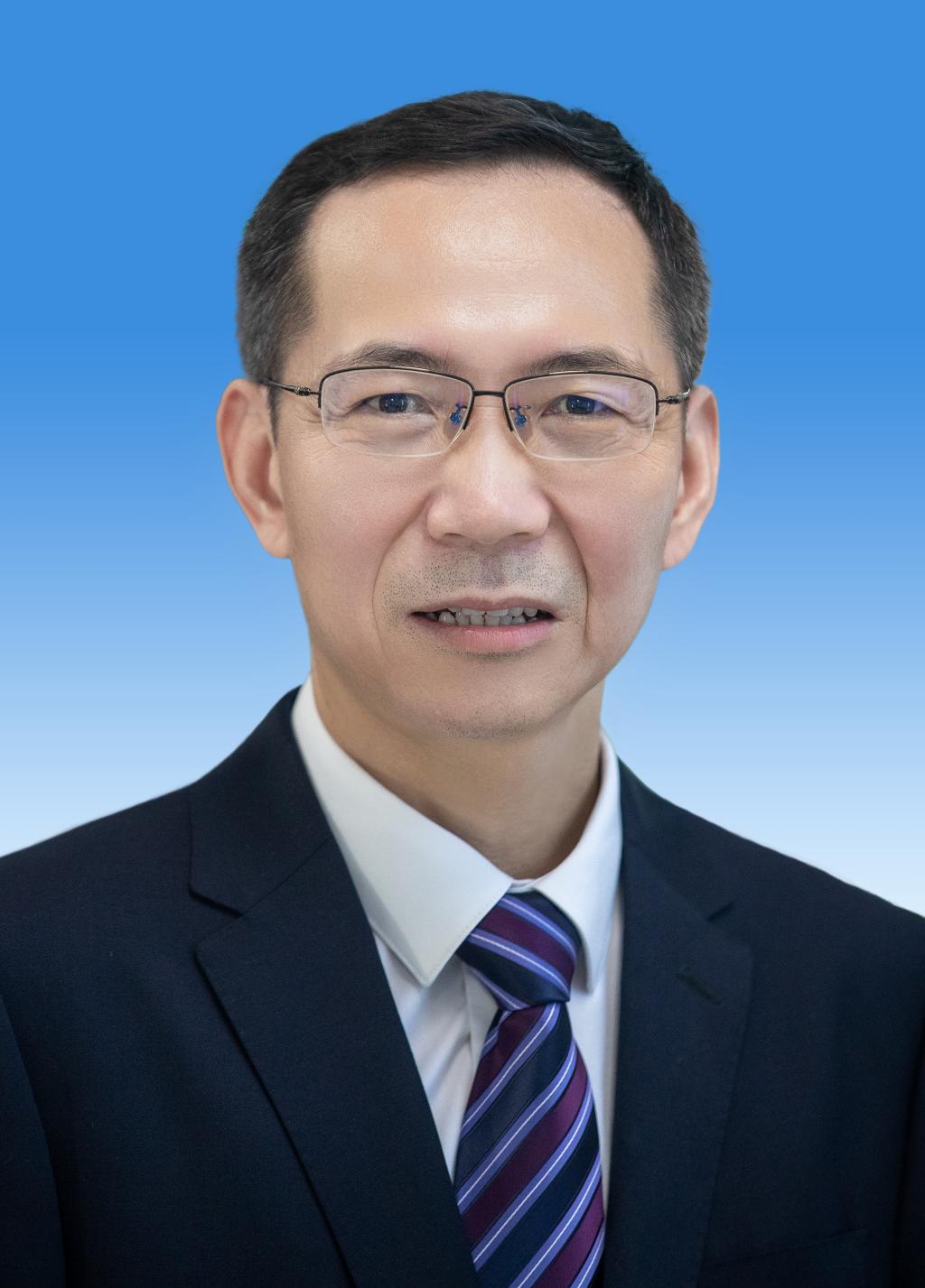 Jinlong Yang