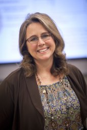 Carolyn M Reilly