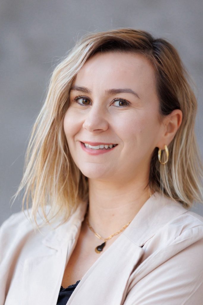 Beyza Aksu Dunya