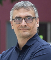 Karsten Wolf