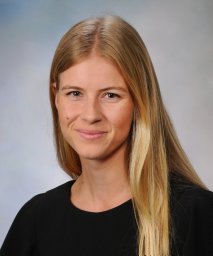 Amanda E Kahn