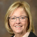 Lisa E Davis