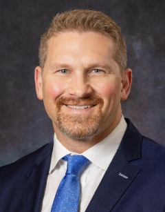 Aaron J Krych