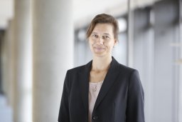 Angela Roth