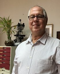 Amos Douvdevani