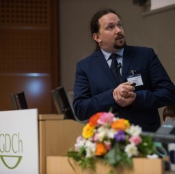 Hollóczki Oldamur