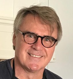 Simon J. Hook