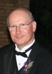 Daniel E Maddox