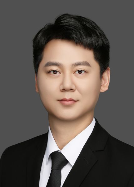 Dapeng Xiong